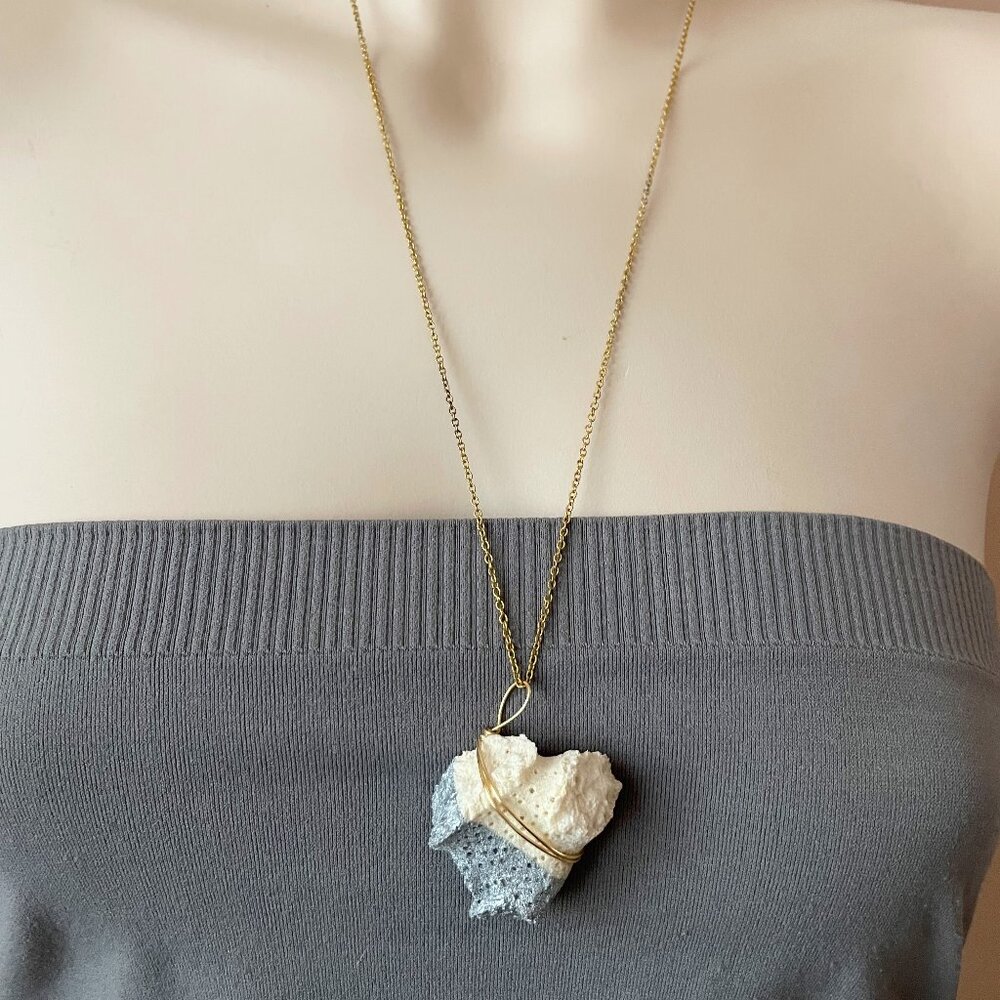 Anthropologie Dipped Sessile Necklace natural beach-collected coral pendant